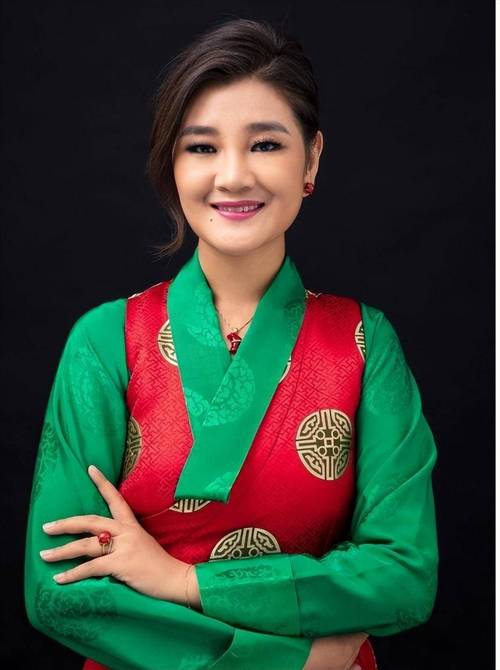 杨卓娜颠覆形象主演悬疑剧,演艺事业迎来新高峰! 杨卓娜颠覆形象主演悬疑剧,演艺事业迎来新高峰!