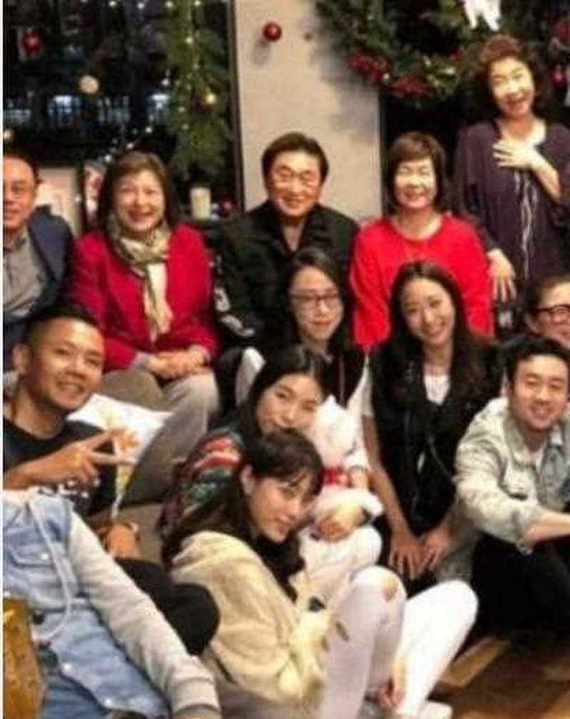 Bella公布甜蜜合照,缅怀高以翔:爱情是滋养与陪伴 Bella公布甜蜜合照,缅怀高以翔:爱情是滋养与陪伴