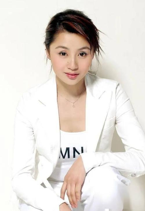 曹颖陈德容浪姐6争议:娱乐圈初心与名利场考验 曹颖陈德容浪姐6争议:娱乐圈初心与名利场考验