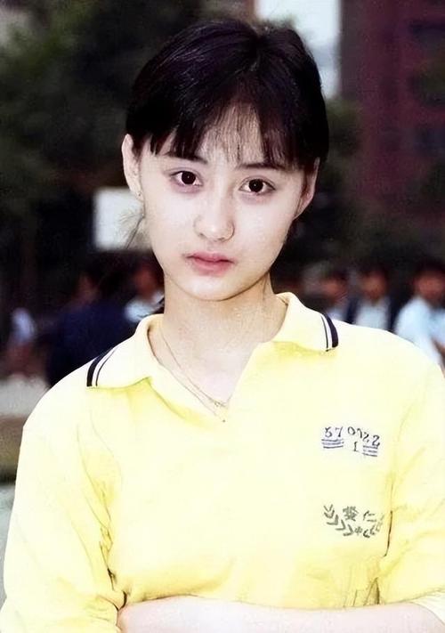 陈德容划水热搜:琼瑶女郎的翻红之路与娱乐圈生存法则 陈德容划水热搜:琼瑶女郎的翻红之路与娱乐圈生存法则