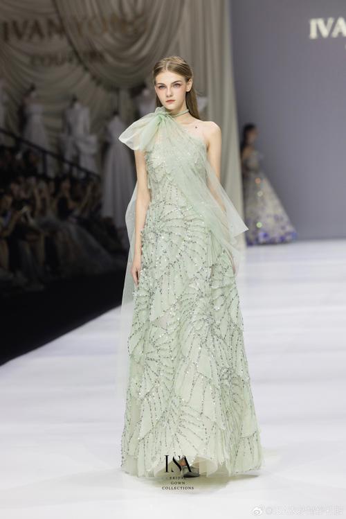 白莲花度假村:艾美奖限定的真实秀场 白莲花度假村:艾美奖限定的真实秀场