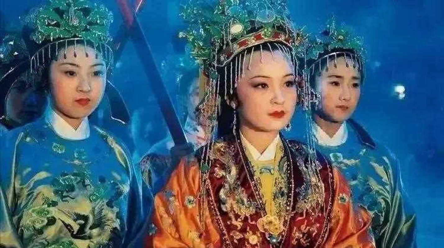 87版vs89版 贾元春服饰风格大不同