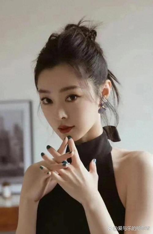 娱乐圈幕后爆姐带你探秘明星真实生活 娱乐圈幕后爆姐带你探秘明星真实生活