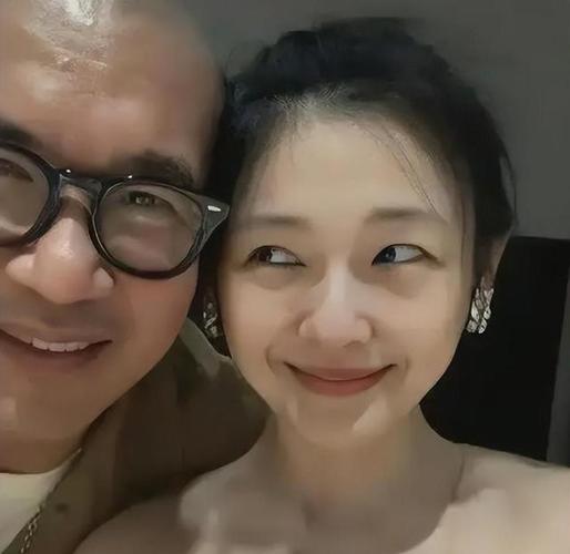 小S复出引热议:悲痛中坚强,如何走出阴影? 小S复出引热议:悲痛中坚强,如何走出阴影?