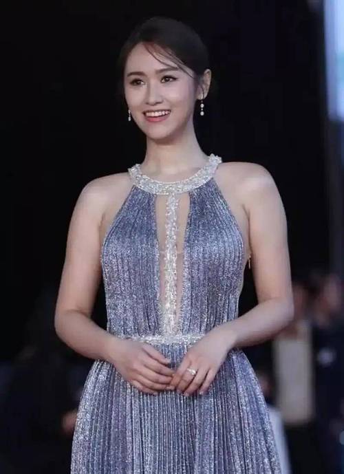 小S复出引风波,吴姗儒新主持挑战升级,收视战局风云起 小S复出引风波,吴姗儒新主持挑战升级,收视战局风云起