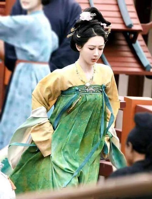 1月古装剧大战！杨紫李现主演《国色芳华》，未播先火！