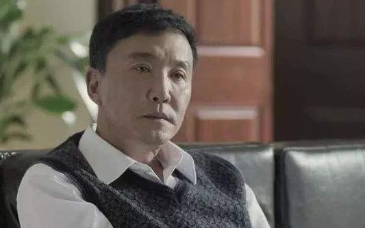李达康的刚正与命运三部曲:权力与道德的抉择 李达康的刚正与命运三部曲:权力与道德的抉择