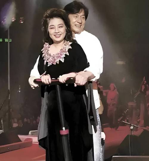词坛巨匠卢国沾逝世:词圣传奇,乐坛永恒 词坛巨匠卢国沾逝世:词圣传奇,乐坛永恒