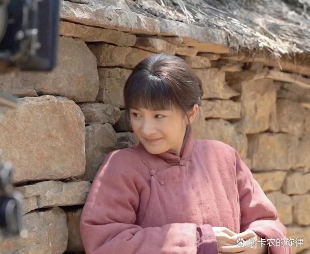 杨幂上《你好种地少年》体验农活，演技获赞