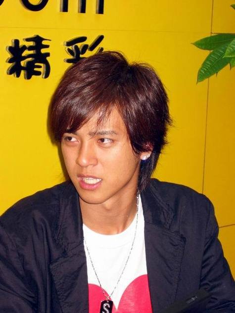 郑恺缺席录制引热议：职场育儿抉择与男性担当