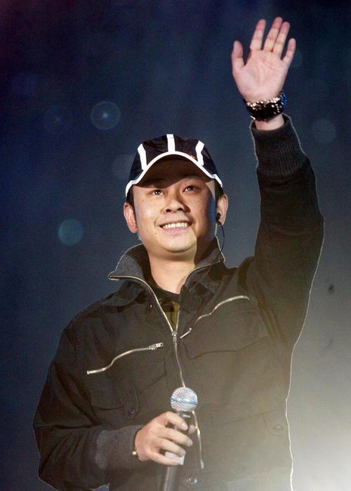 刀郎：从争议到爆红，老百姓歌手的音乐之路