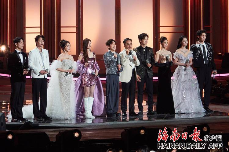 《乘风2025》户外开唱,全龄女性追梦,3月启航芒果TV! 《乘风2025》户外开唱,全龄女性追梦,3月启航芒果TV!
