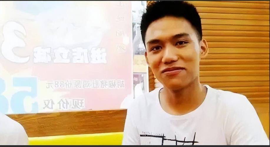 吴宗宏变形计后拒回乡，被富爹拉黑，网友骂忘本