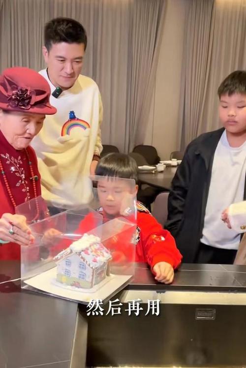 黄圣依综艺首秀:勇敢重生,母女同框引热议 黄圣依综艺首秀:勇敢重生,母女同框引热议