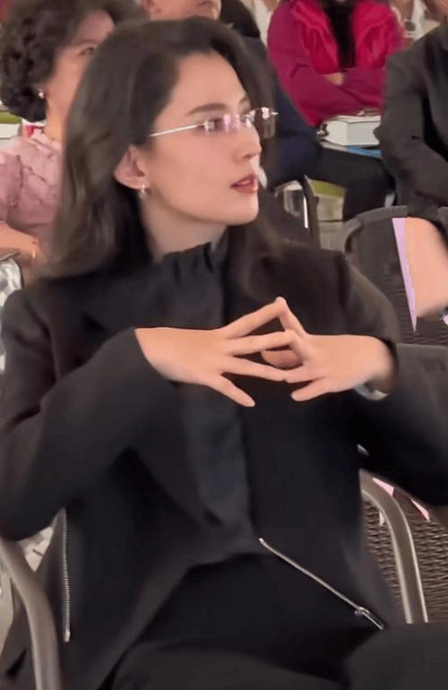 裴允京:校花变女强人,综艺界新秀爱情故事 裴允京:校花变女强人,综艺界新秀爱情故事