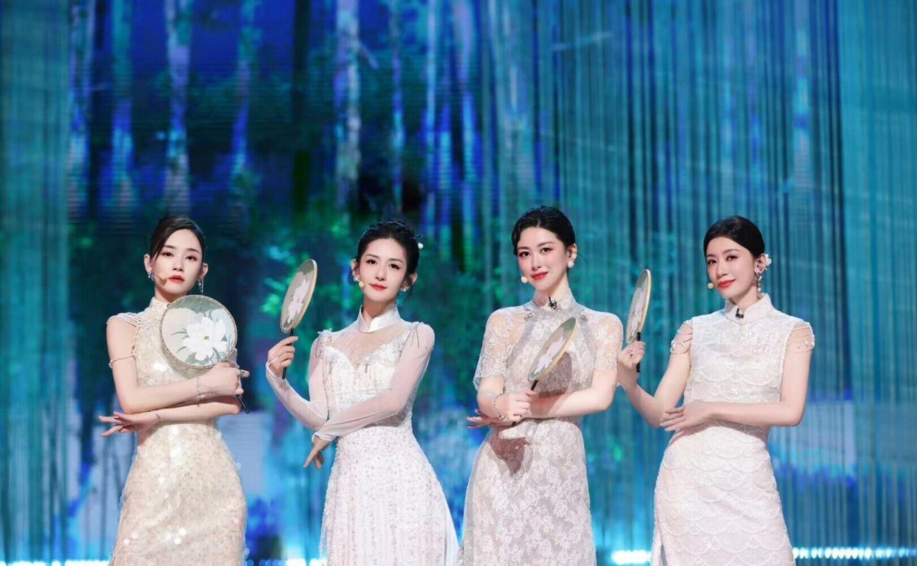 《乘风破浪姐姐》成团夜 30+姐姐自信美，戚薇谢娜Ella实力证明年龄不是问题！