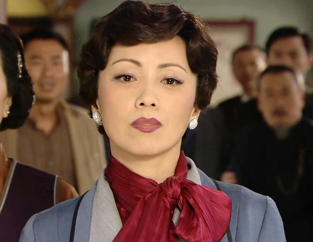 邓萃雯再闯内娱,乘风破浪友谊深厚,演技经典重温 邓萃雯再闯内娱,乘风破浪友谊深厚,演技经典重温