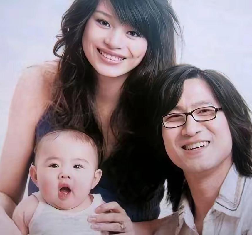 金·卡戴珊:流量女王SKIMS幕后推手,重塑名人定义 金·卡戴珊:流量女王SKIMS幕后推手,重塑名人定义