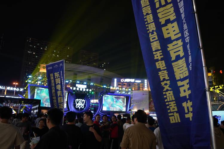 《用武之地》预告曝光:战火逃生,人性挣扎2025上映 《用武之地》预告曝光:战火逃生,人性挣扎2025上映