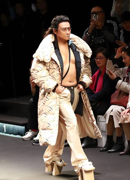 陈志朋53岁拼搏论逆袭:从偶像到励志典范 陈志朋53岁拼搏论逆袭:从偶像到励志典范