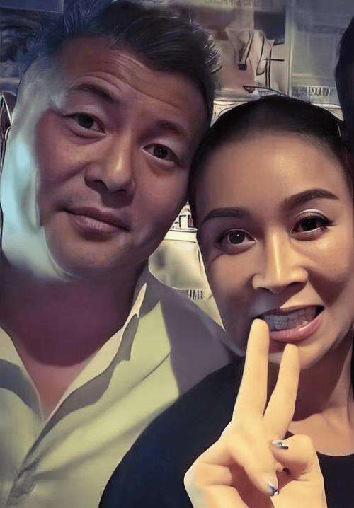 那英婚姻亮红灯？老公被曝出轨？