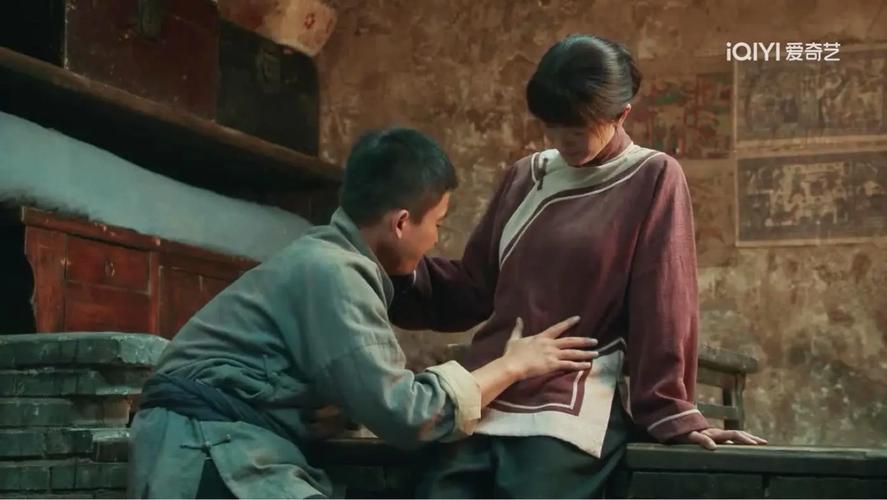封大脚婚后好心办坏事，绣绣为爱撑起家